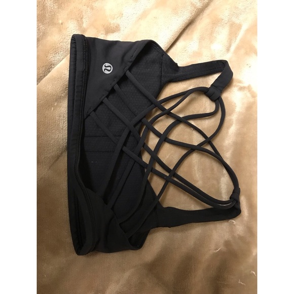 Black Lululemon Free to Be sports bra - Picture 2 of 3
